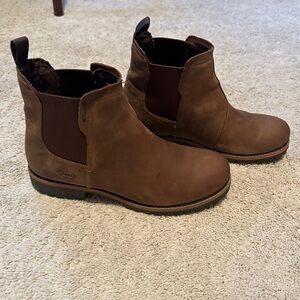 Chaco Women’s Size 11 Boots